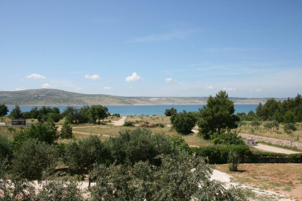 Mobile Homes Katinka, Starigrad Paklenica, Croatia Extérieur photo